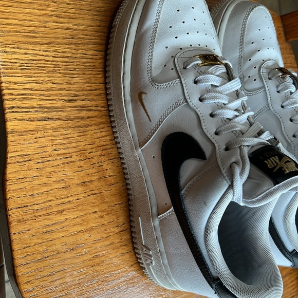 Nike Air Force 1 Low Leather Athletic Shoes White Black Gold  Women’s Size 8 - Picture 5 of 11
